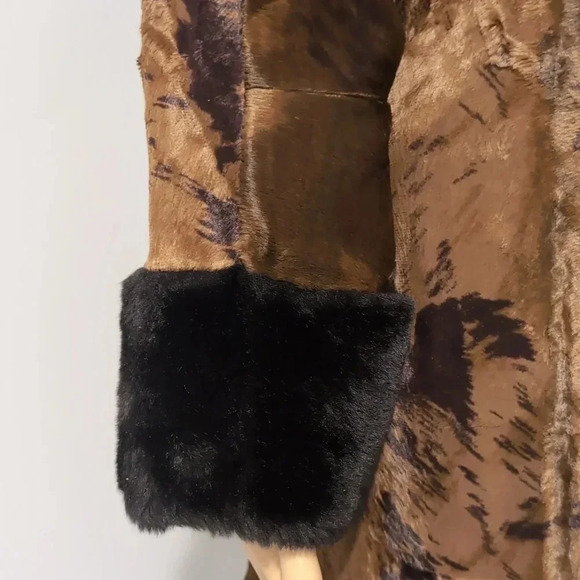 1960s imitation fur coat - Picture 6 of 12